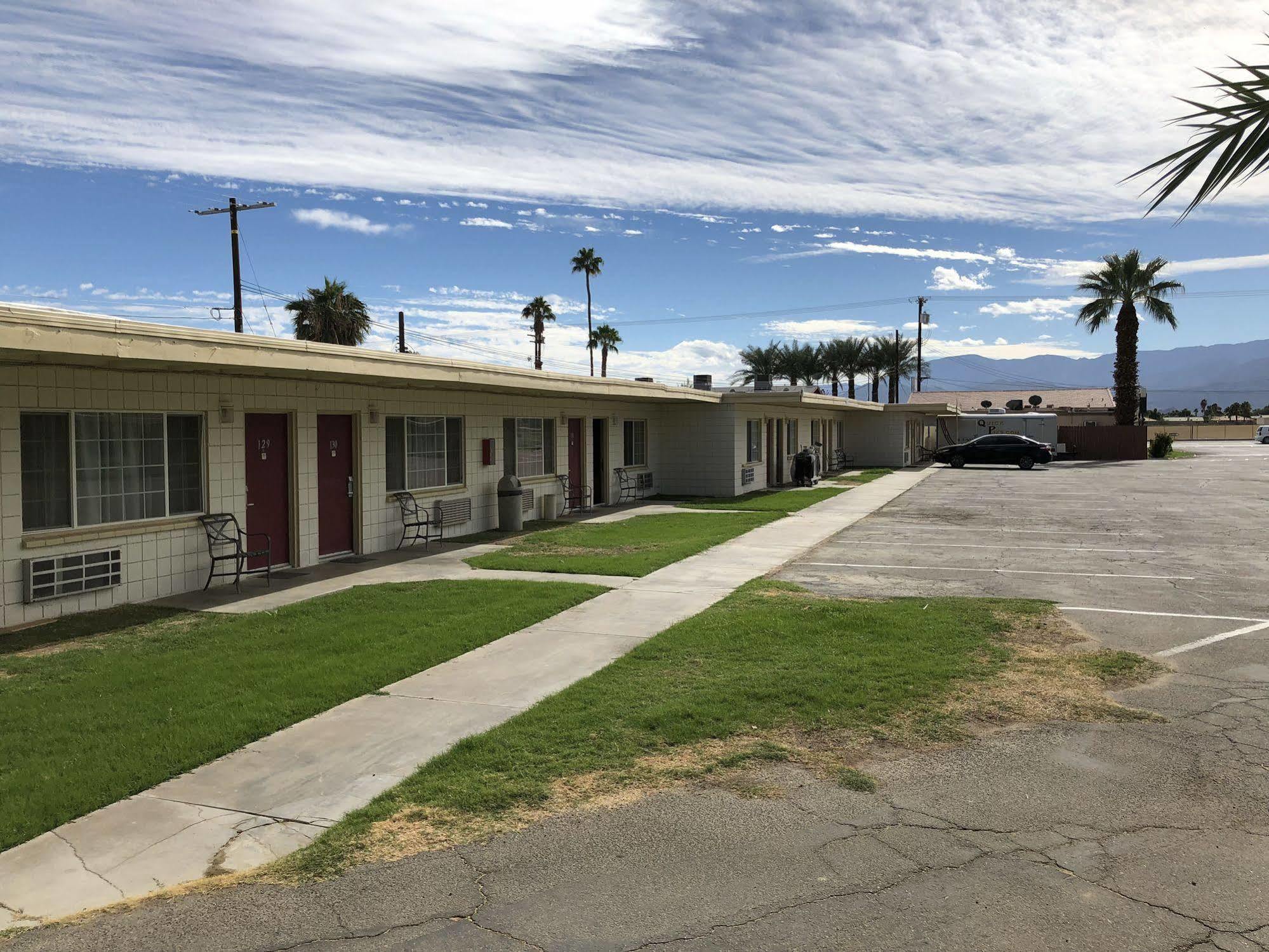 Western Sands Motel Indio Exterior photo