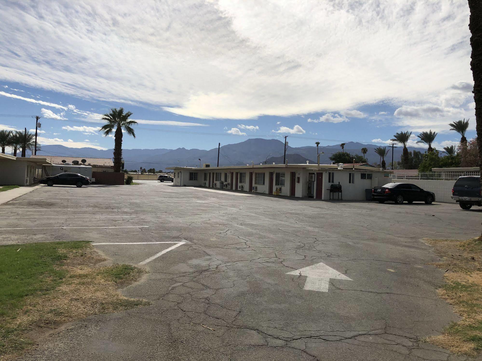 Western Sands Motel Indio Exterior photo