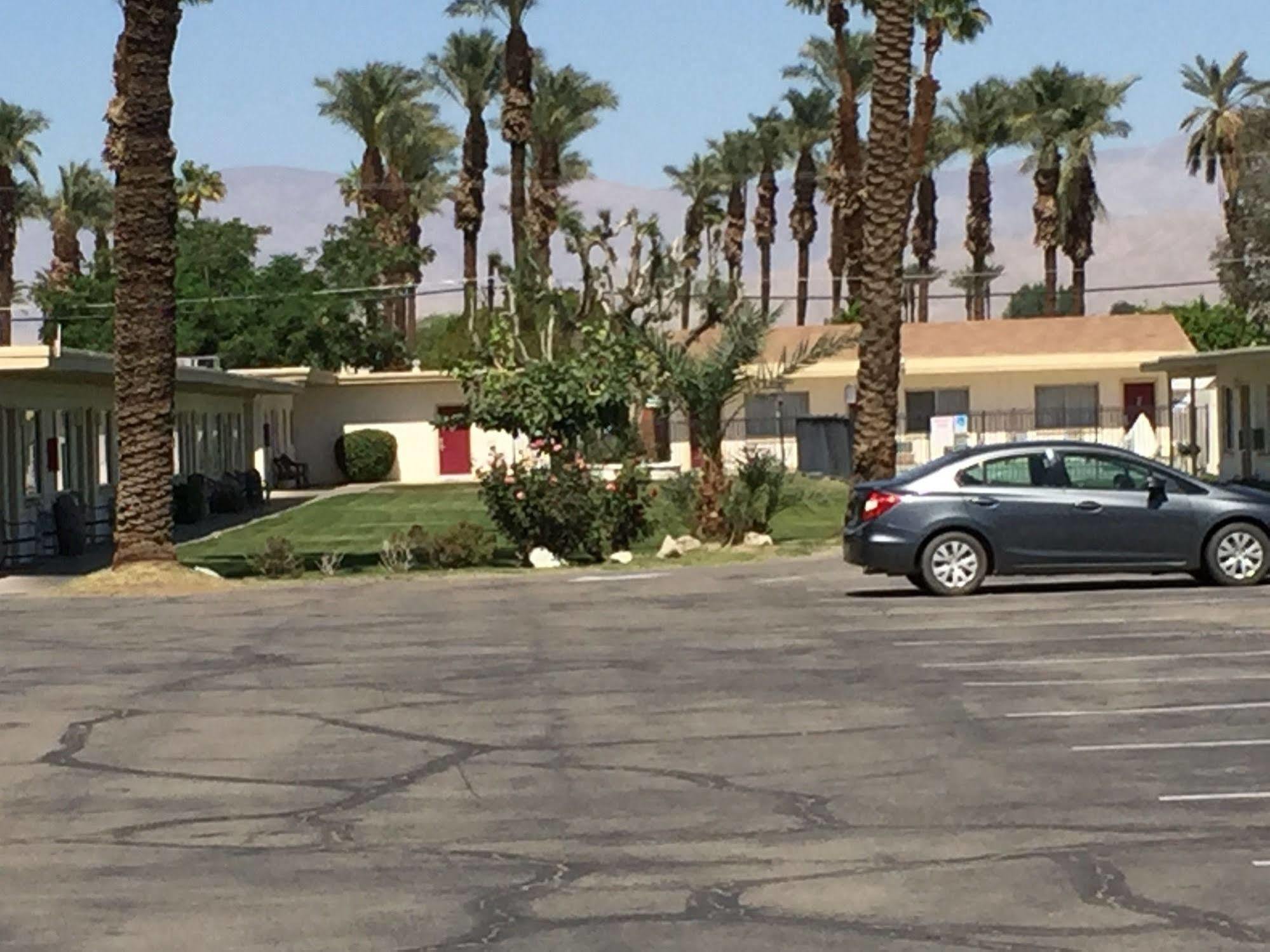 Western Sands Motel Indio Exterior photo