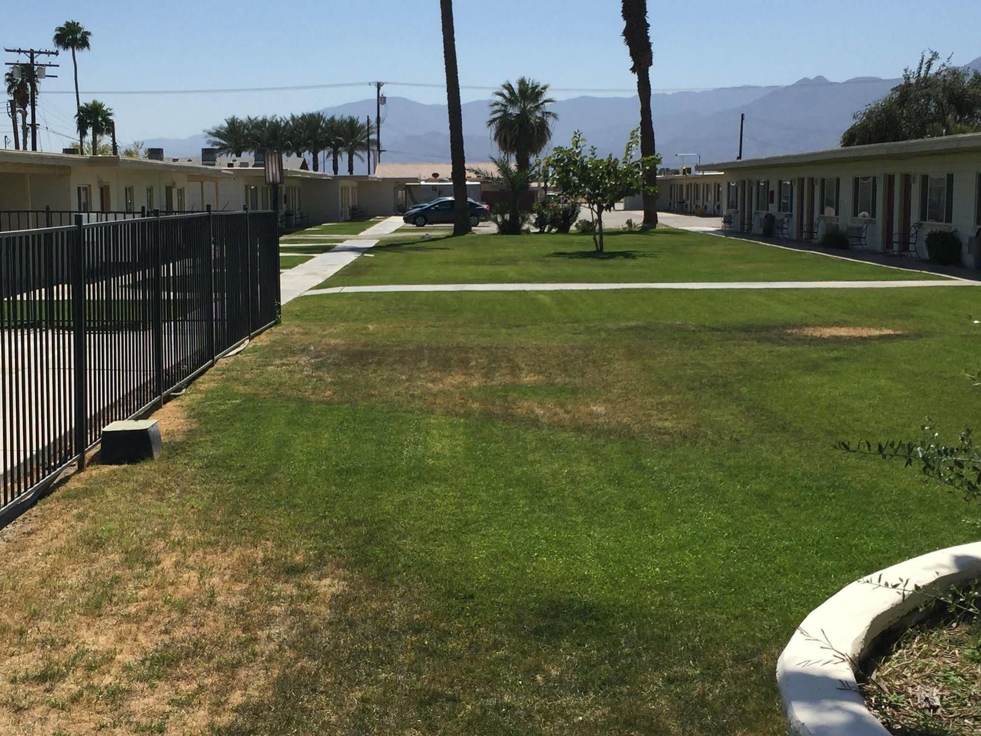 Western Sands Motel Indio Exterior photo